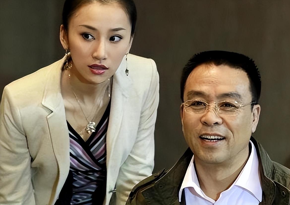 著名演员储智博:24岁娶初恋做妻子,如今明星女儿让他骄傲让他忧