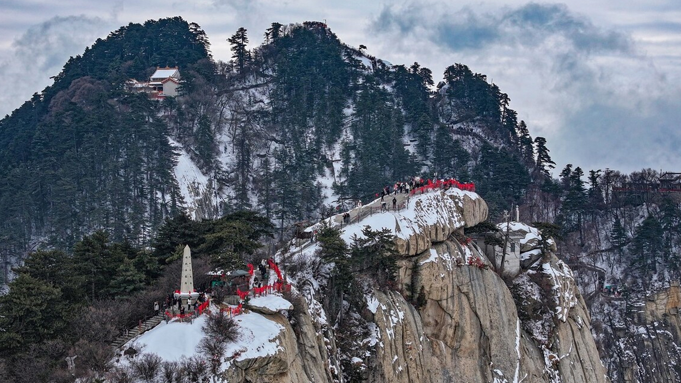 华山封闭的景区图片