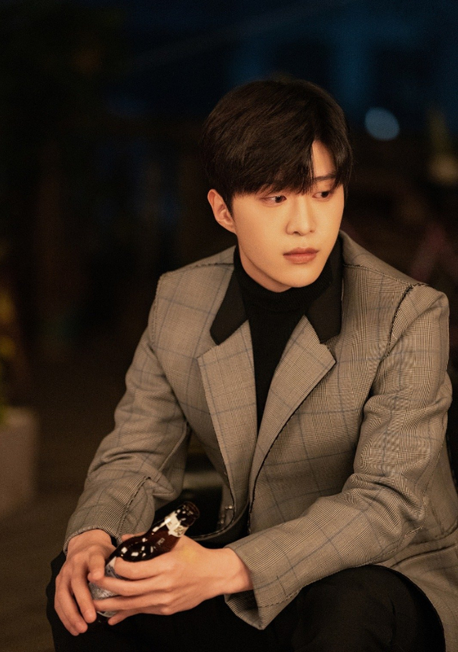 杨紫新剧说范丞丞是大白鹅# 杨紫和范丞丞的新剧《要久久爱》终于欢