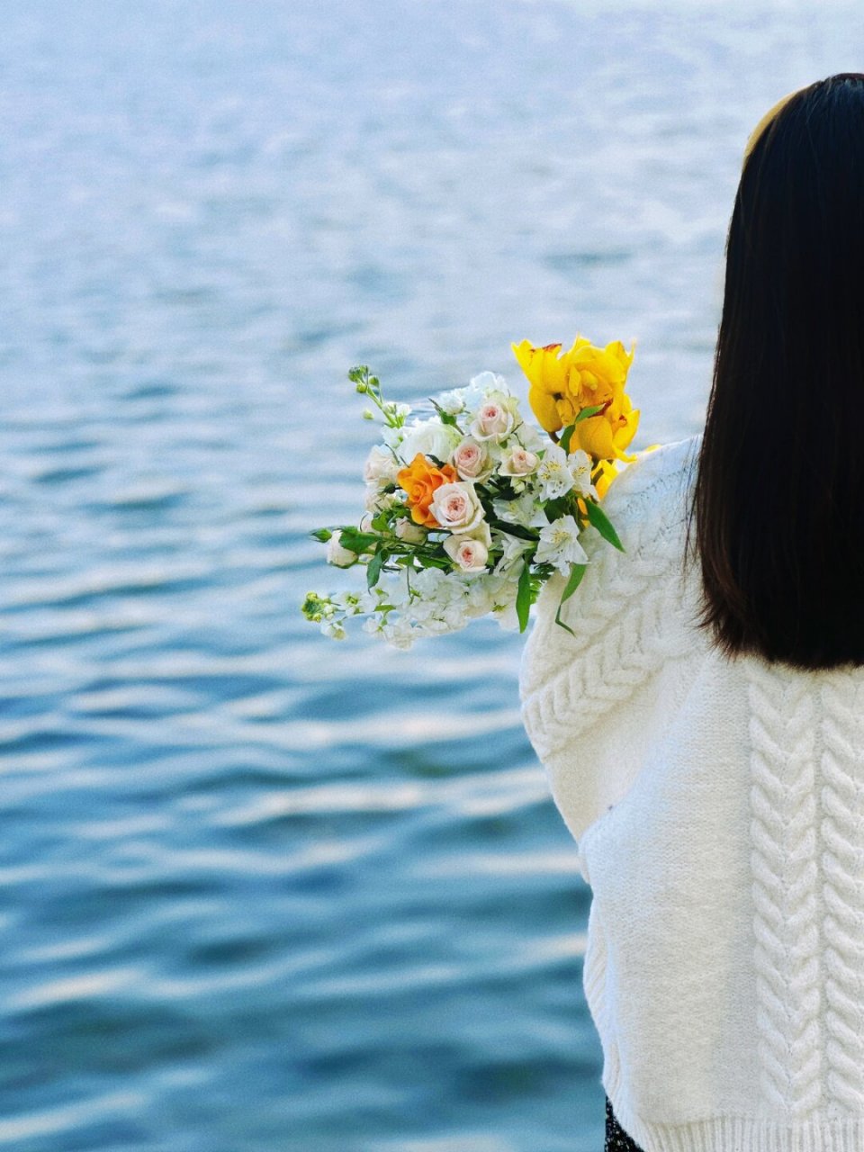 湖边冬日捧花氛围感如何自己拍?