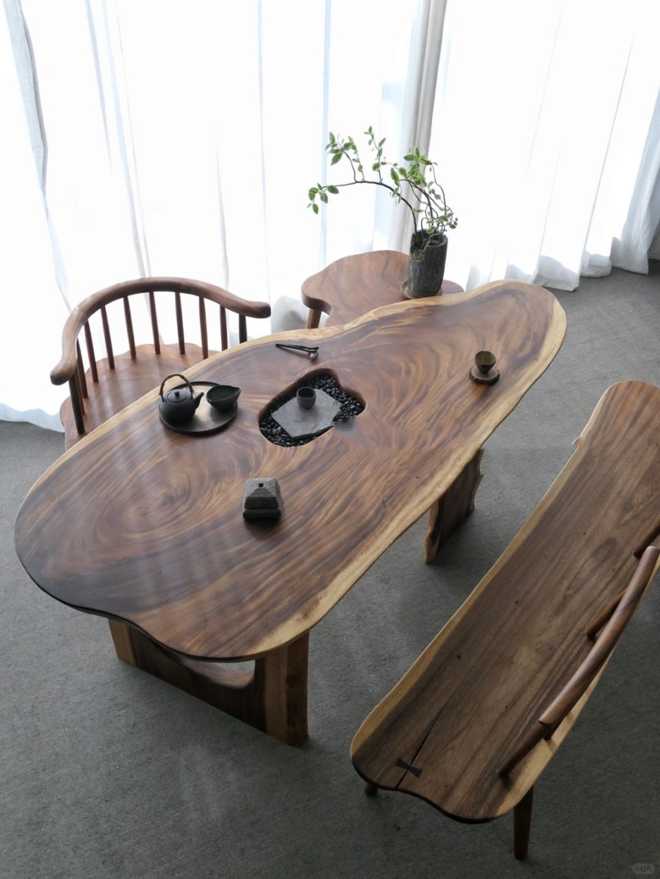 这款被无数人追问的树洞原木茶桌,是如何颠覆传统惊艳世人的  今天要