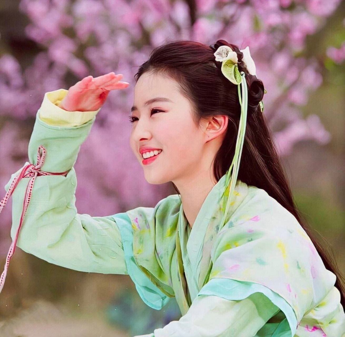 跨年创作挑战赛# 仙剑一赵灵儿刘亦菲的剧照,青涩美丽,令人意难平的