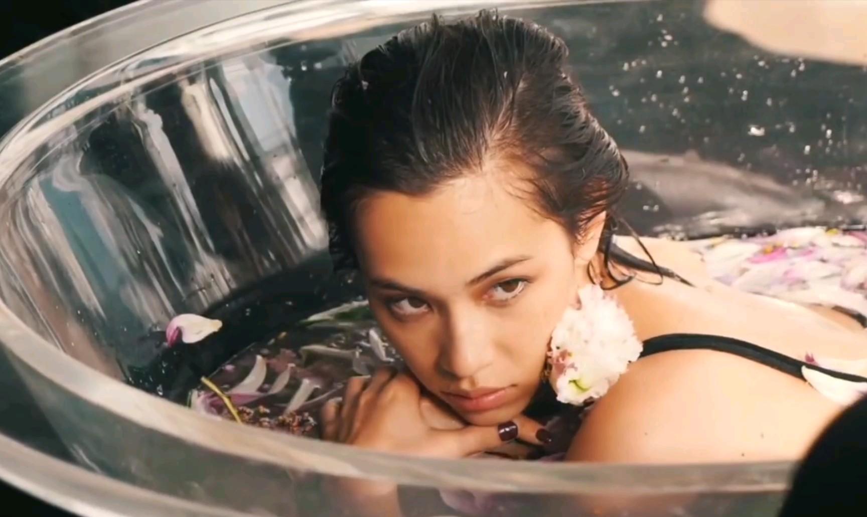 为艺术献身的女星——水原希子,权志龙的"绯闻女友"