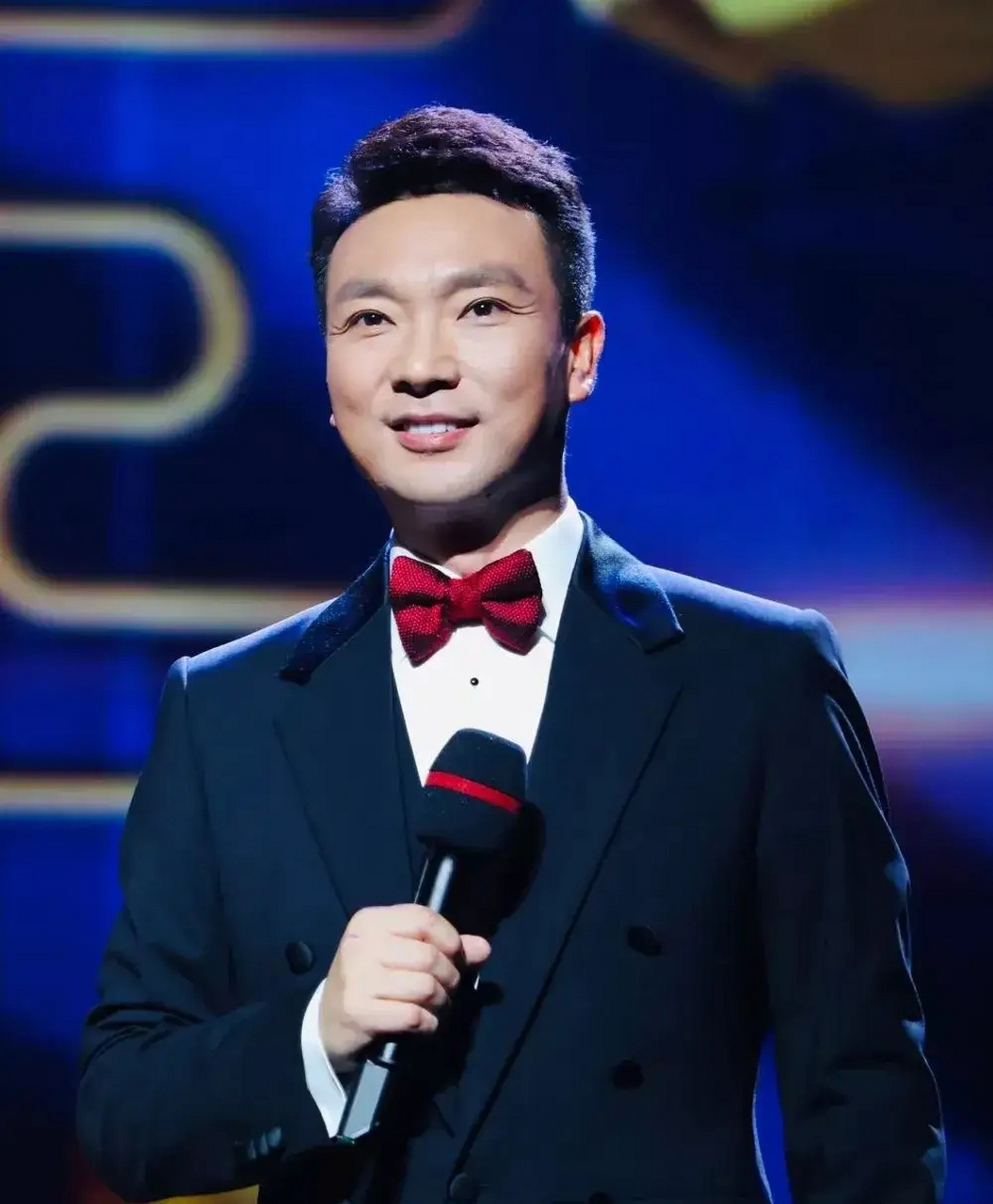 央视六位男主持人印象 撒贝宁:反应灵活,三观超正,控场能力极强,有大