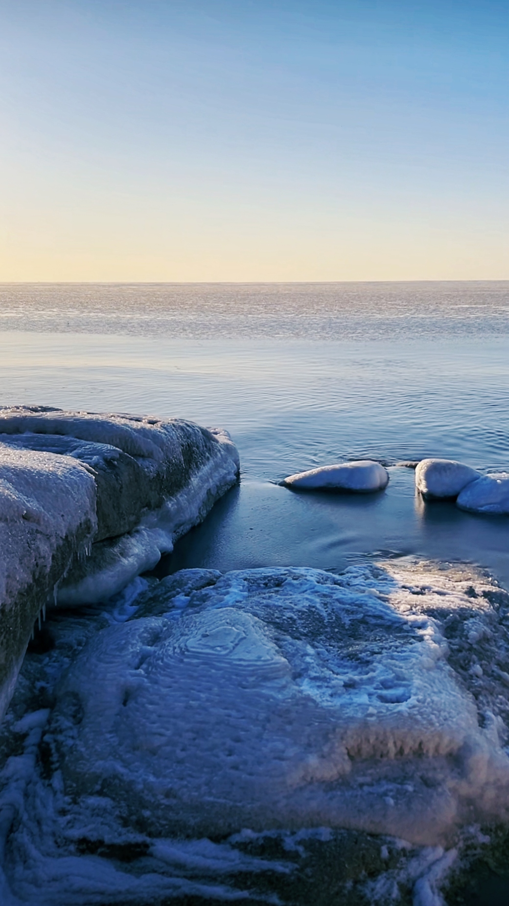 气温下降,北戴河又出现海冰美景