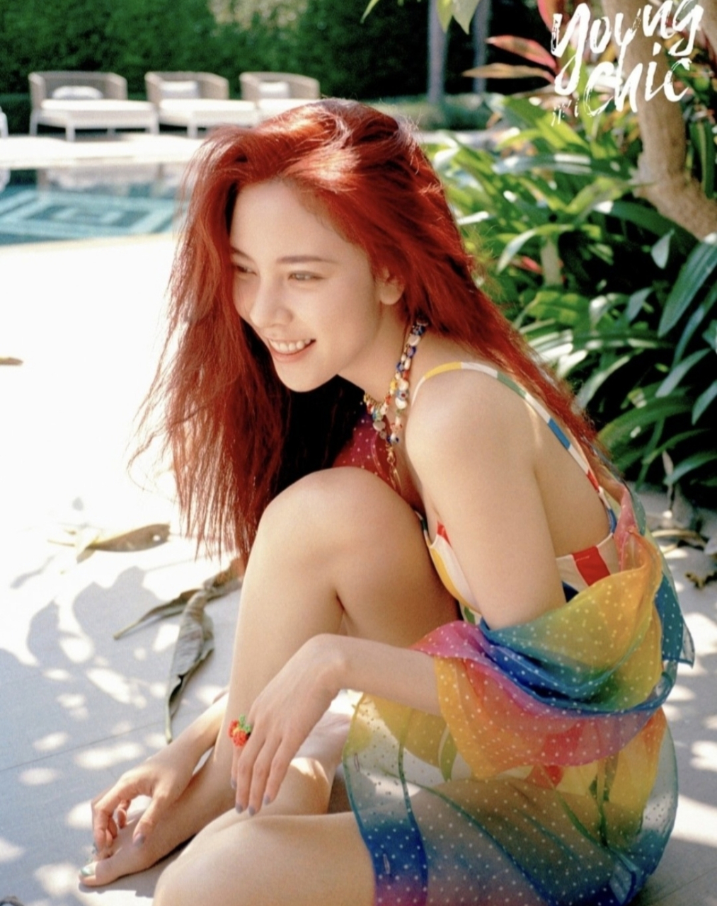 宋妍霏身穿泳装,大秀人鱼线,身材相当优越!