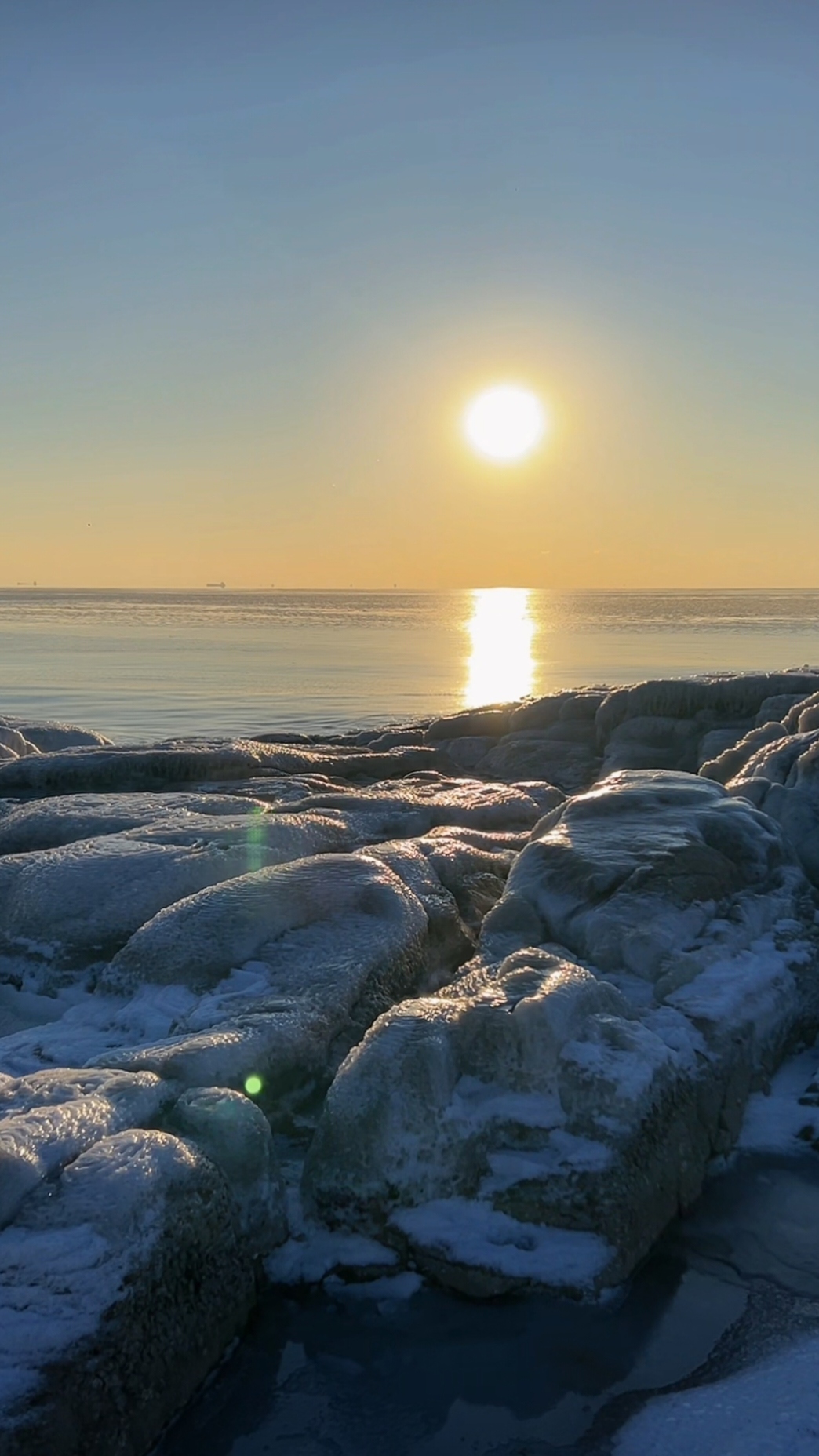 气温下降,北戴河又出现海冰美景