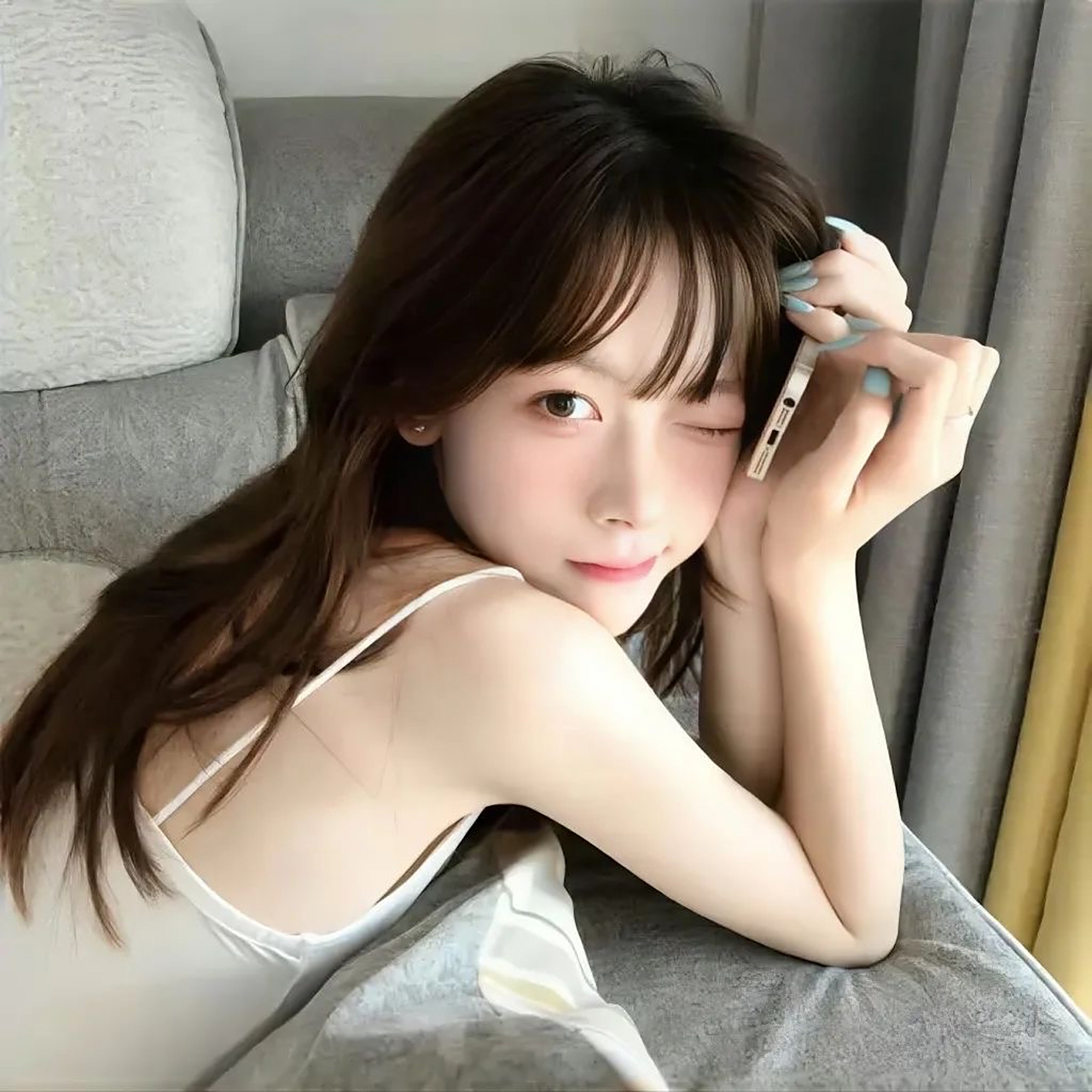 女生文静头像集 第三十七次偷月亮失败,有一颗小星星为了安慰我偷偷掉