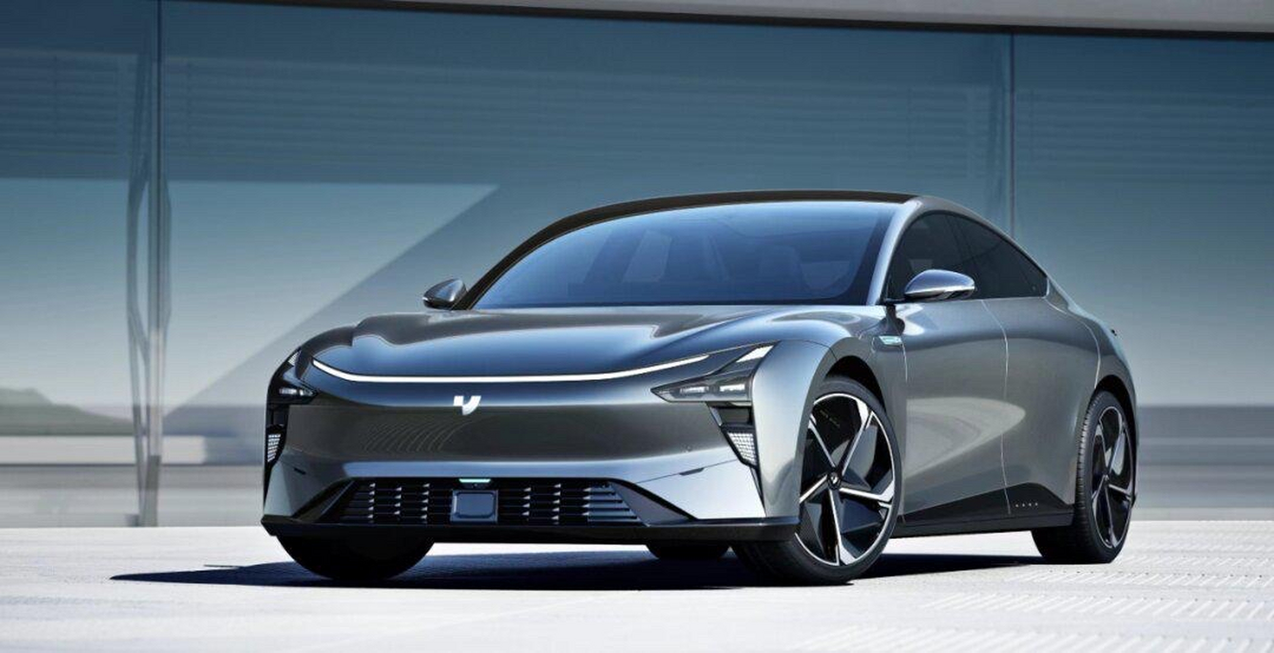 为什么新能源车都喜欢做成眯眯眼?因为这样会让你联想到科技感.