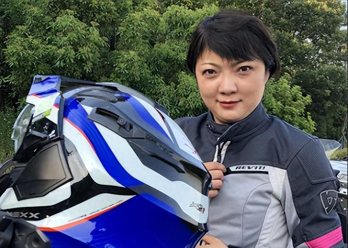 纪实南京母亲李春辉骑摩托穿越25国去欧洲看望俩女儿