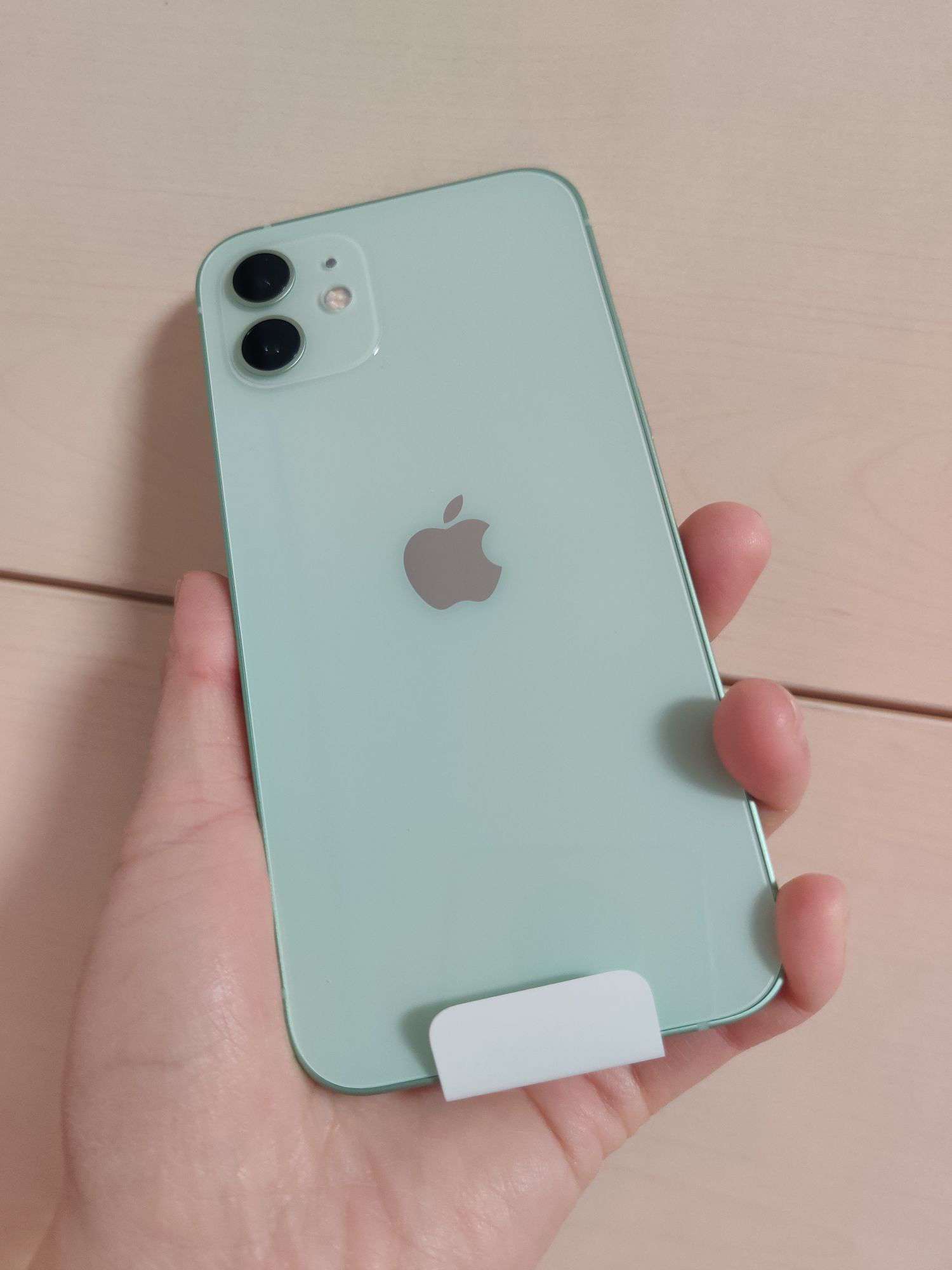 iphone12是苹果公司于2020年10月发布的最新一代智能手机