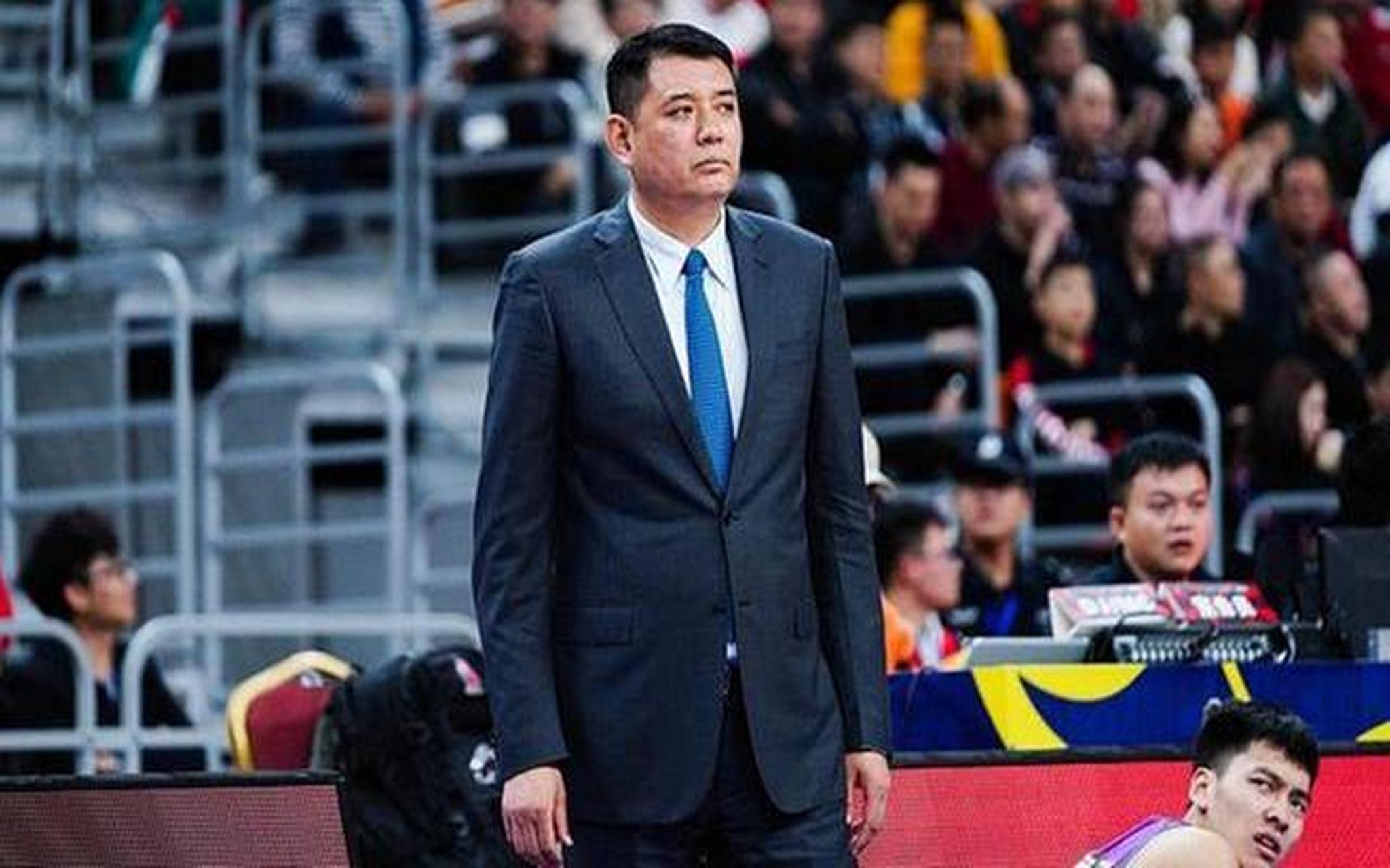 丁伟有望接任,巩晓彬回归?山东男篮需团结,冲刺前四强!