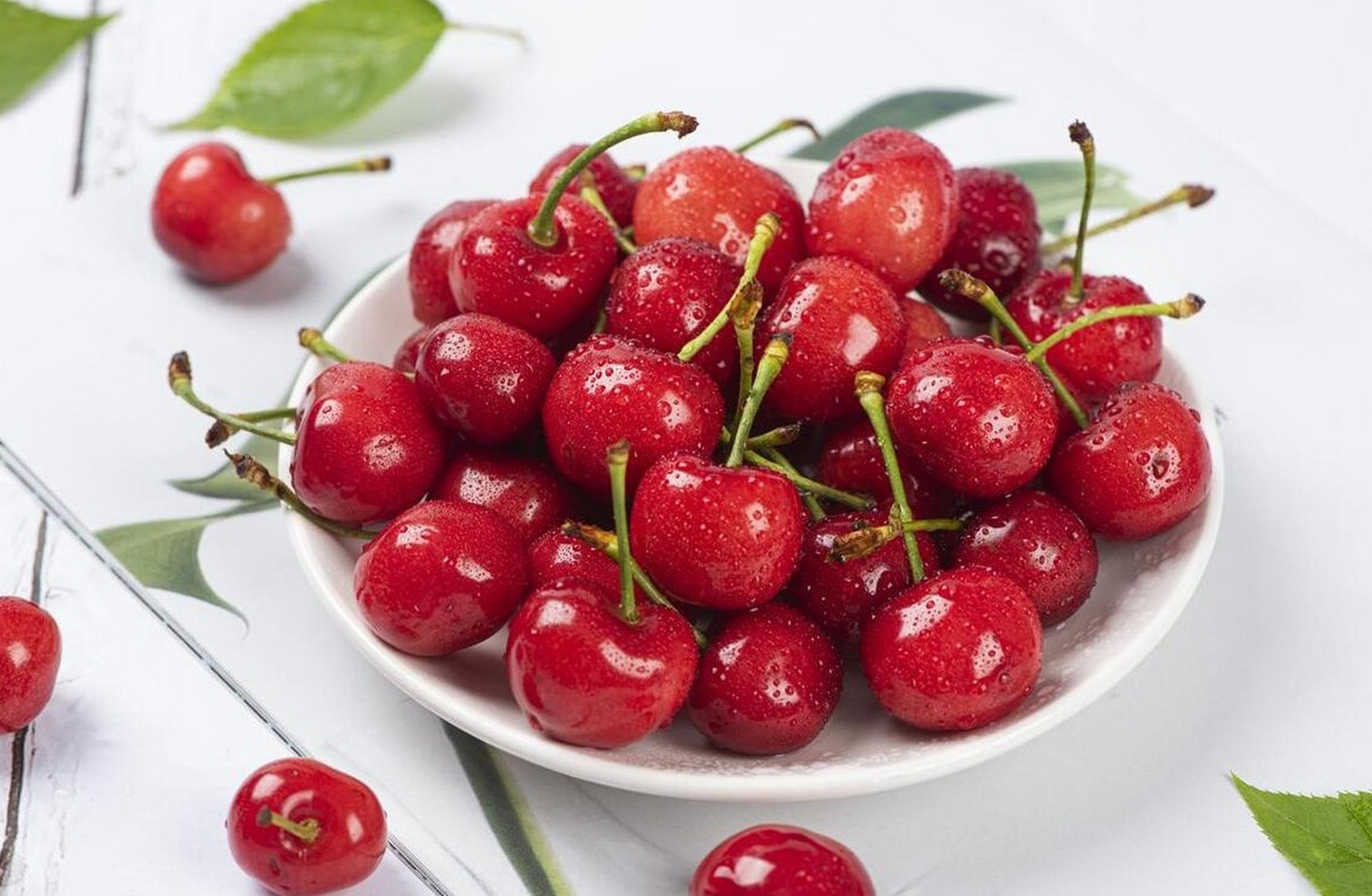 车厘子和樱桃虽为同类水果,但存在显著差异.