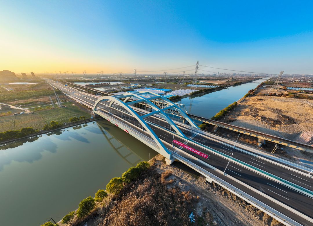 申城交通大动脉!上海g228公路顺利通车