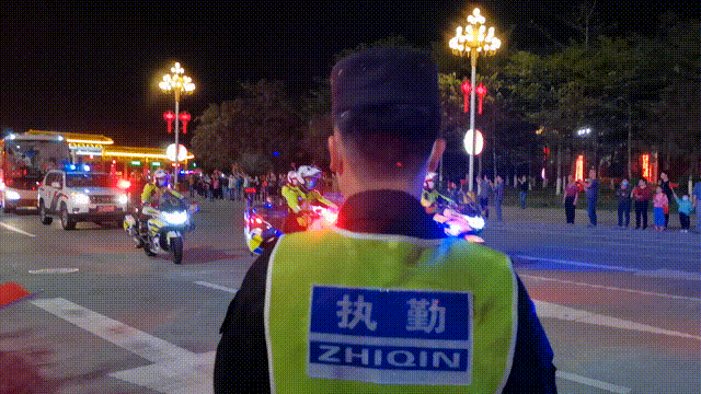 警察出警时为何要拉响警笛,不怕打草惊蛇?看完后才明白重要性