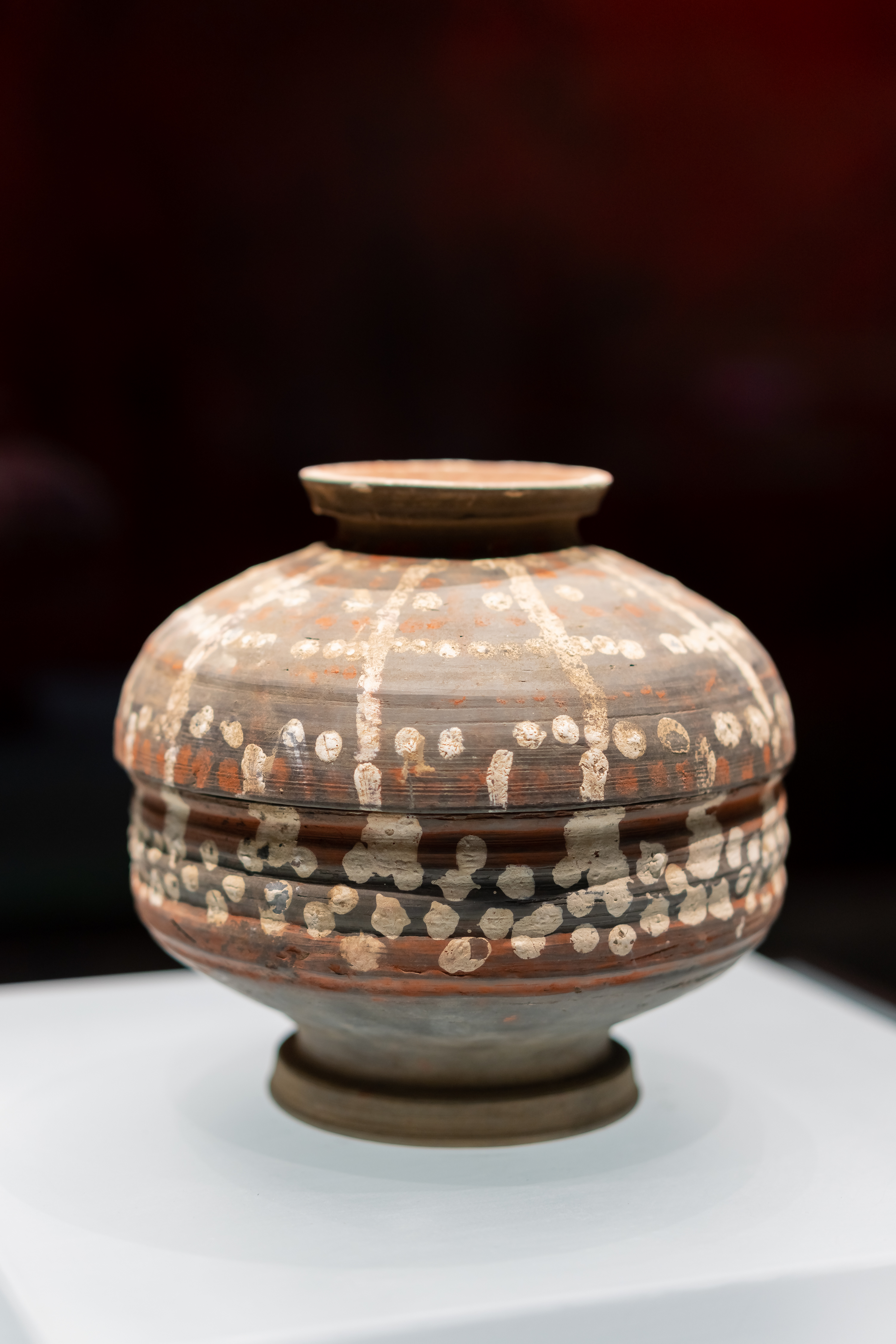 懂文物的都知道,只要是宋代钧窑,就没有一件不是国宝的.