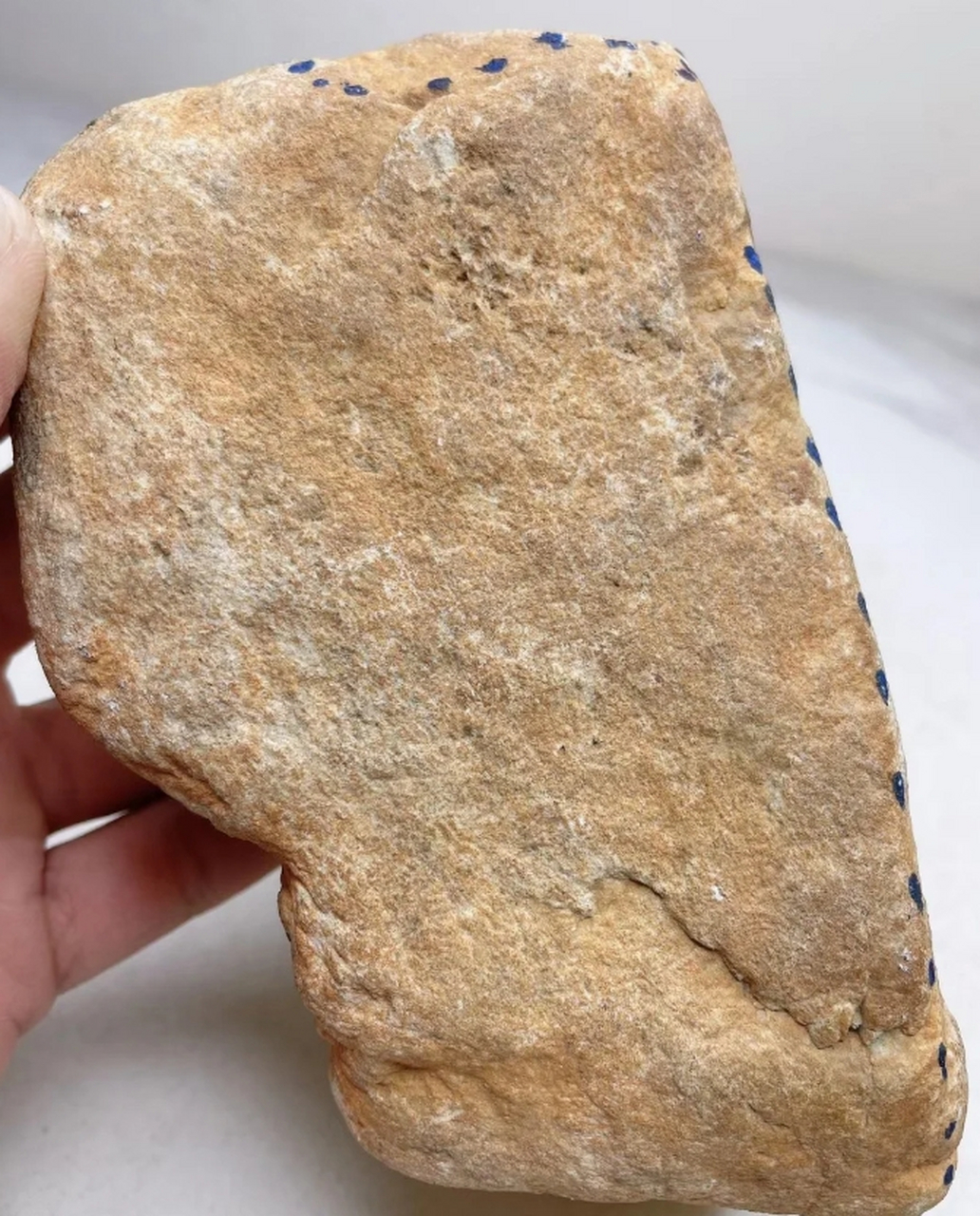 点击头像看直播# #翡翠原石# 皮壳也是翡翠原石开采的重要依据之一