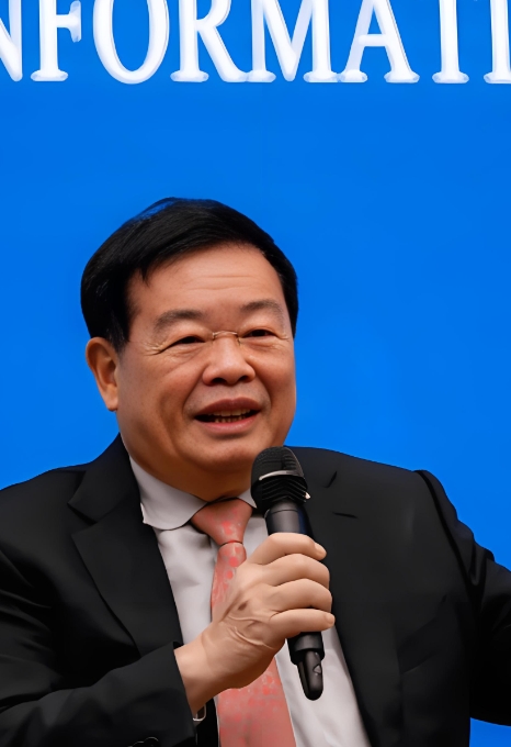 曹德旺的开店致富经验 1,在医院对面开设各种服务性商