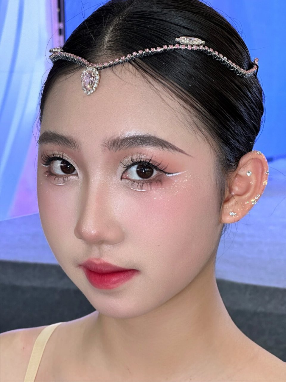 闪闪发光的芭蕾女孩  舞台妆就是要夸张一点才突出