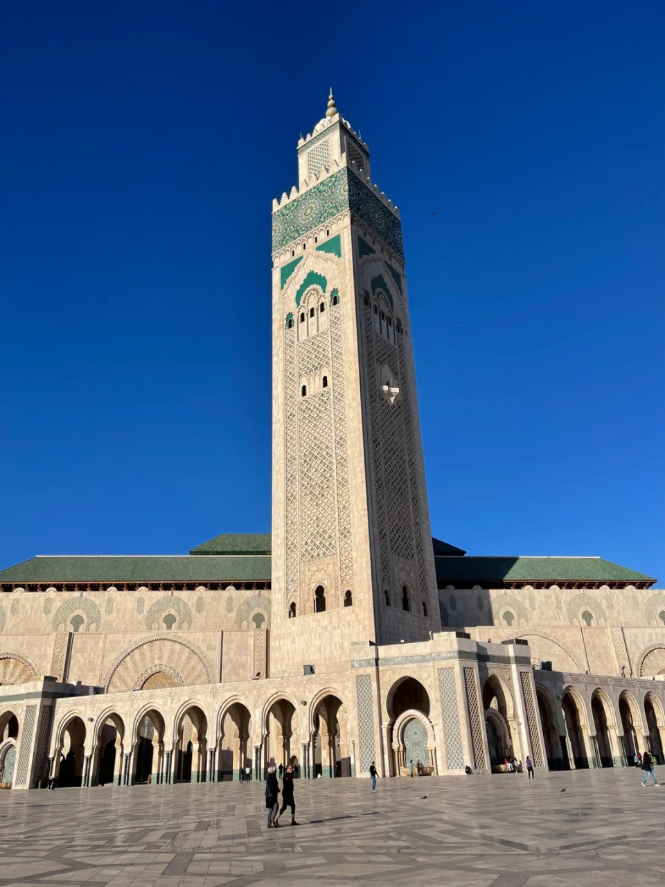 摩洛哥王国,简称摩洛哥,是非洲西北部的一个沿海阿拉伯国家,东部以及