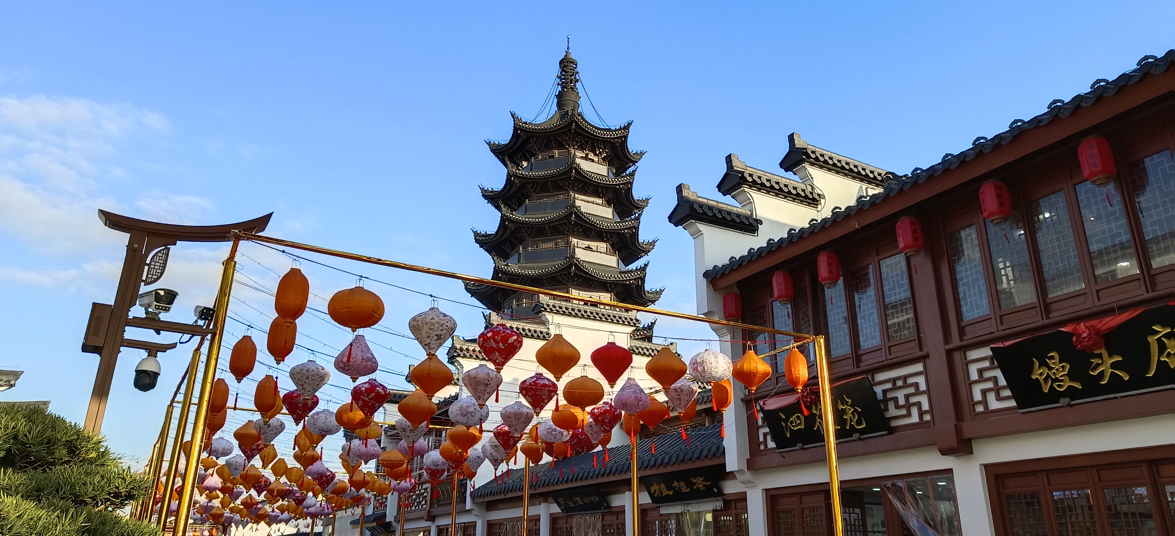 泗泾古镇位于上海市松江区,具有1000多年历史,是建国以来最早批准的县