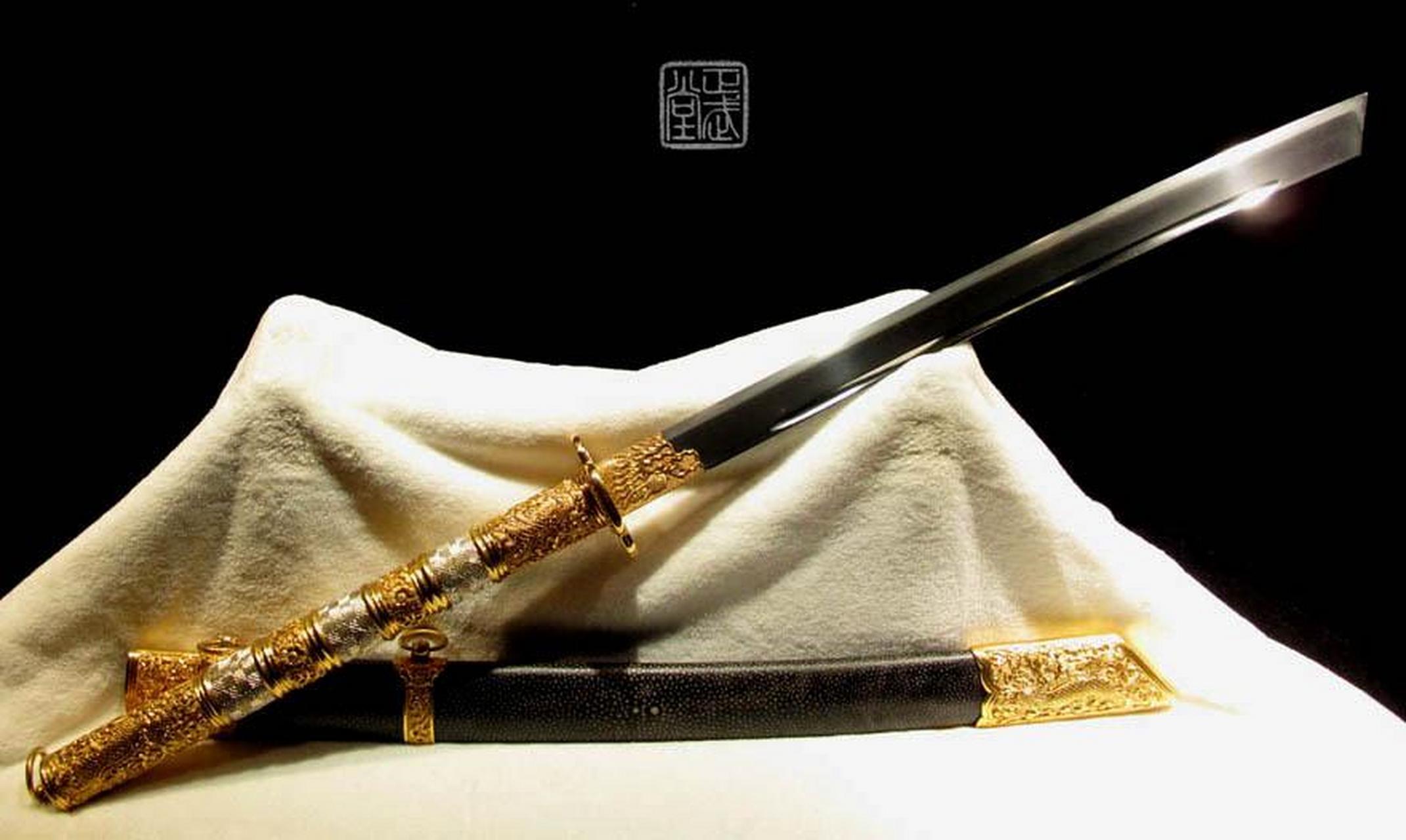 汉代环首刀为中国通用铁制刀,实战威力大,被称为还手刀.