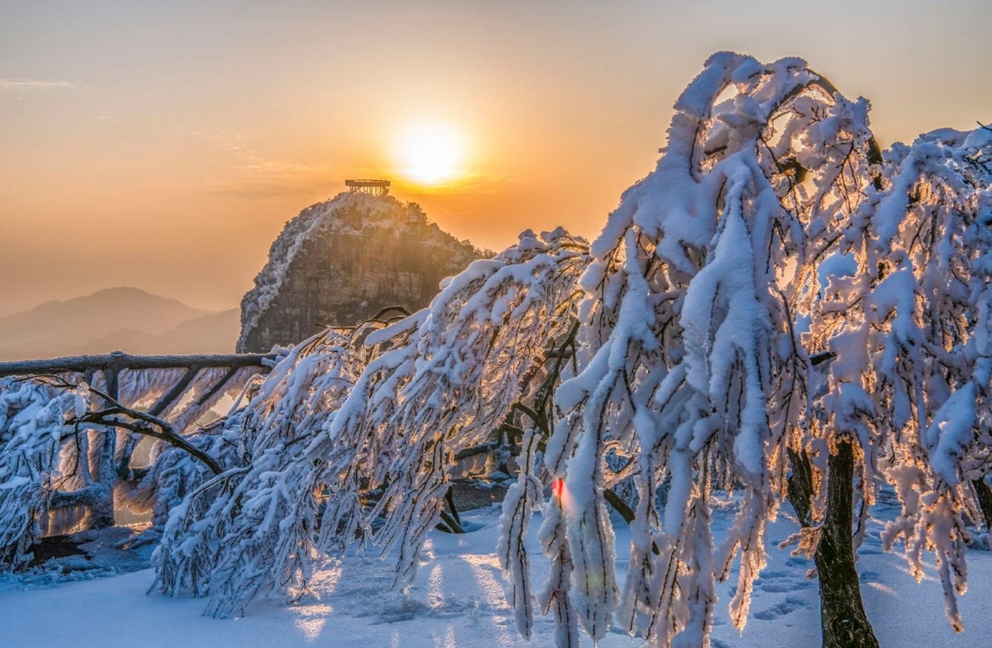 张家界雪景 天门山图片