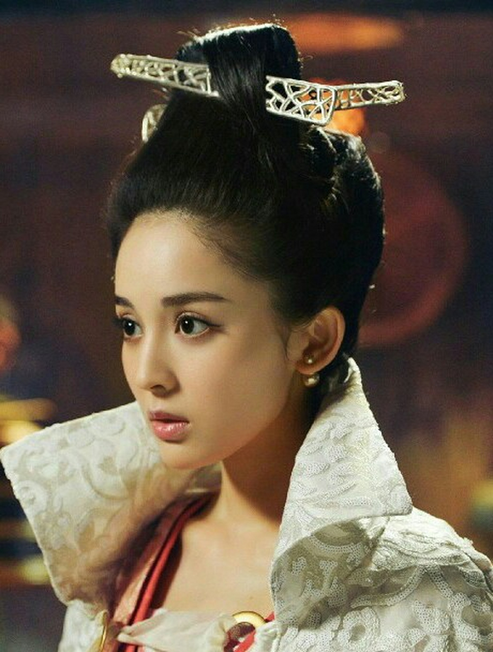 现在再看古力娜扎在青丘狐传说中的造型真的好奇葩,但她真的好漂亮.