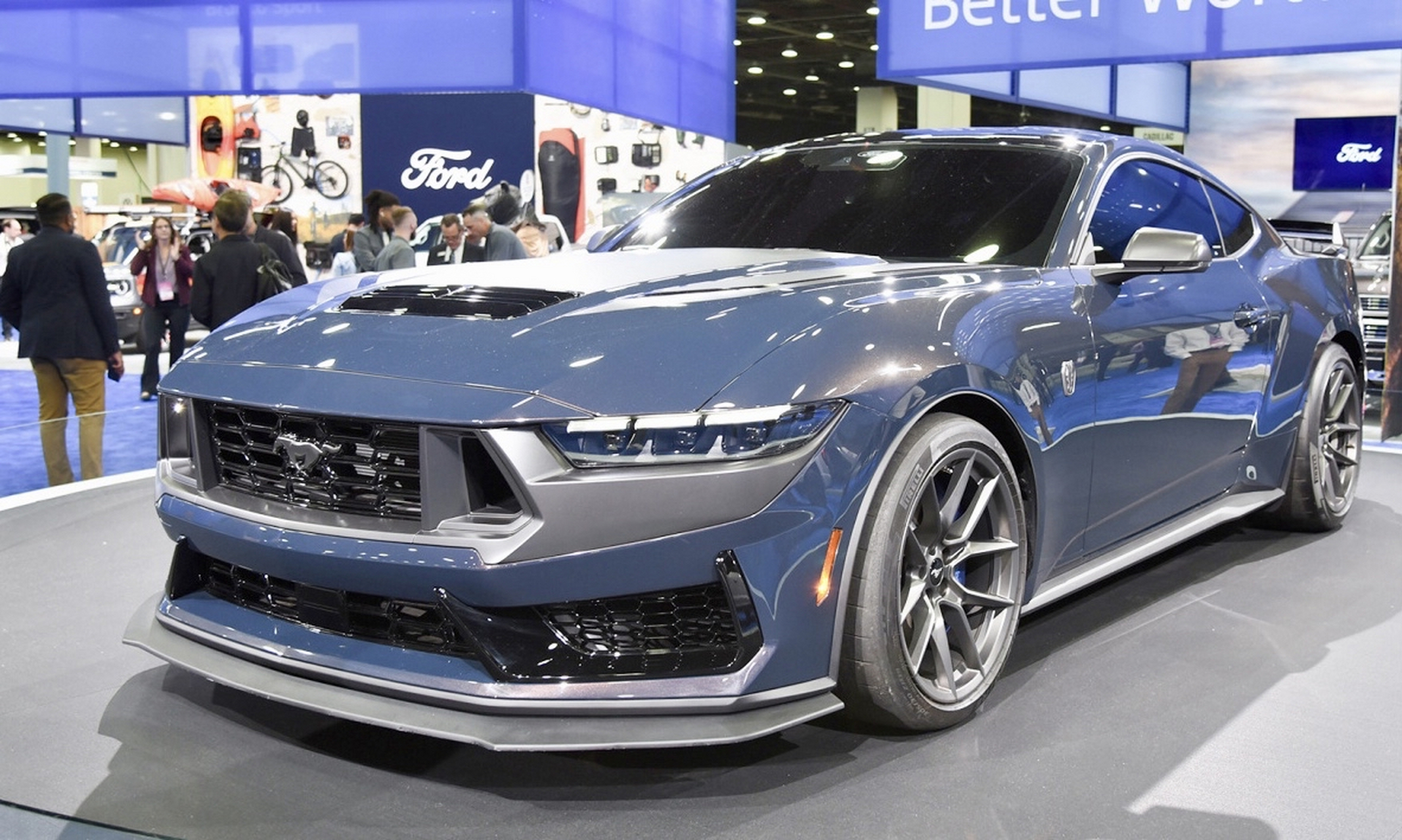 2024新款福特mustang(福特野马)5.0l v8版本,海外车展实拍图