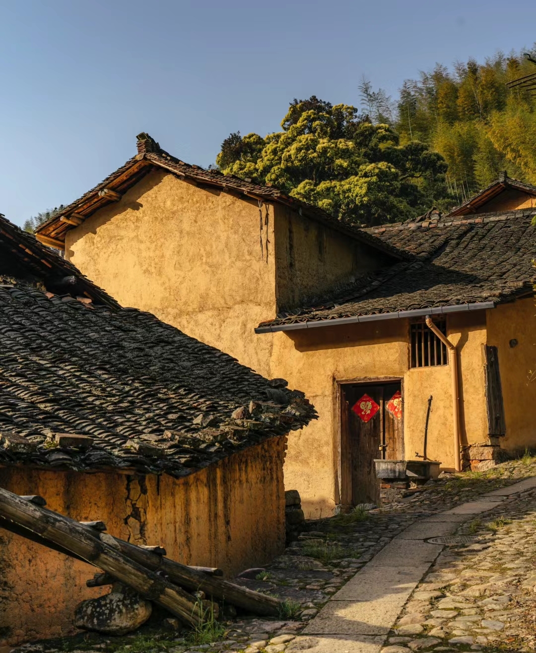 被风雨沧桑洗练成一道远古风景的古村落—后畲