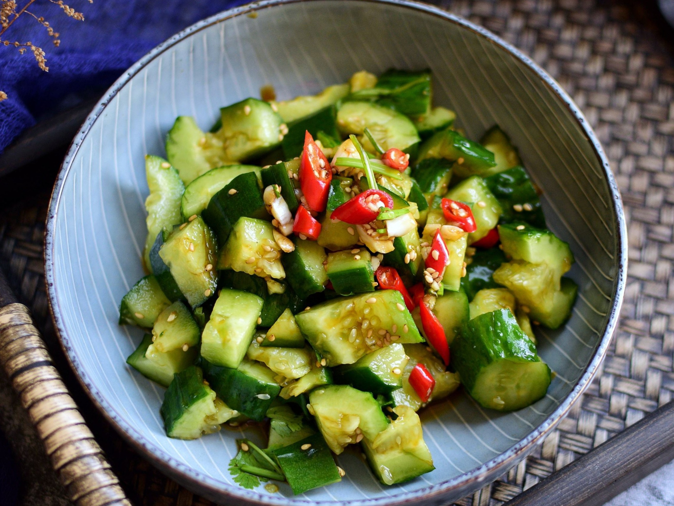 过年餐桌上要准备几道凉拌菜,这六种凉拌菜招待客人下酒又下饭