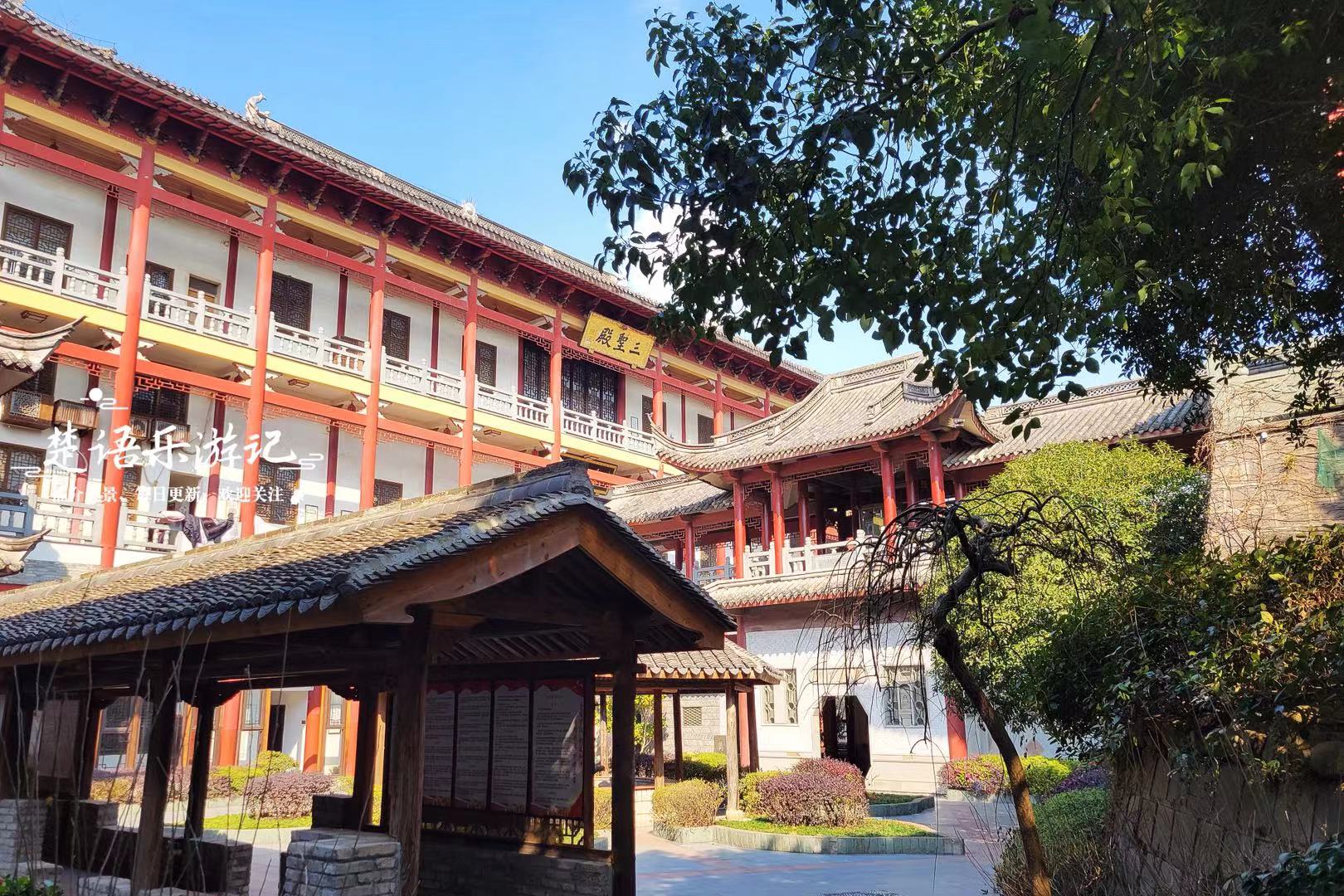 宁波市海曙区长寿寺文化园是一处新晋网红打卡地,因极具禅意和江南