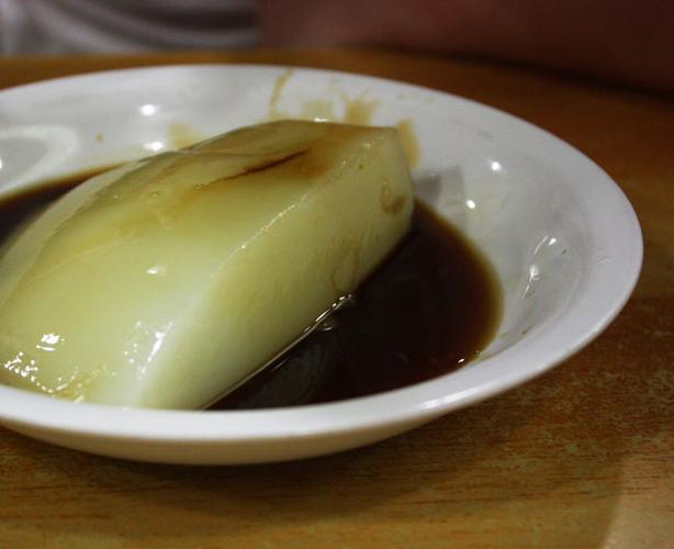 双河凉糕,这款源自宜宾的传统特色小吃,早已成为美食界的一颗璀璨明珠