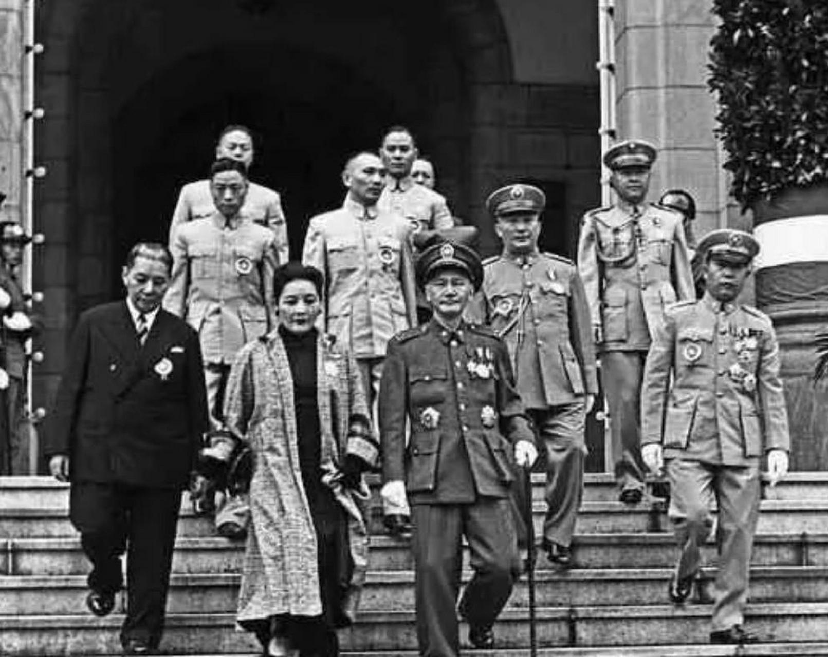 费侠以美貌嫁给特务首领徐恩曾,成为中统的第一夫人.