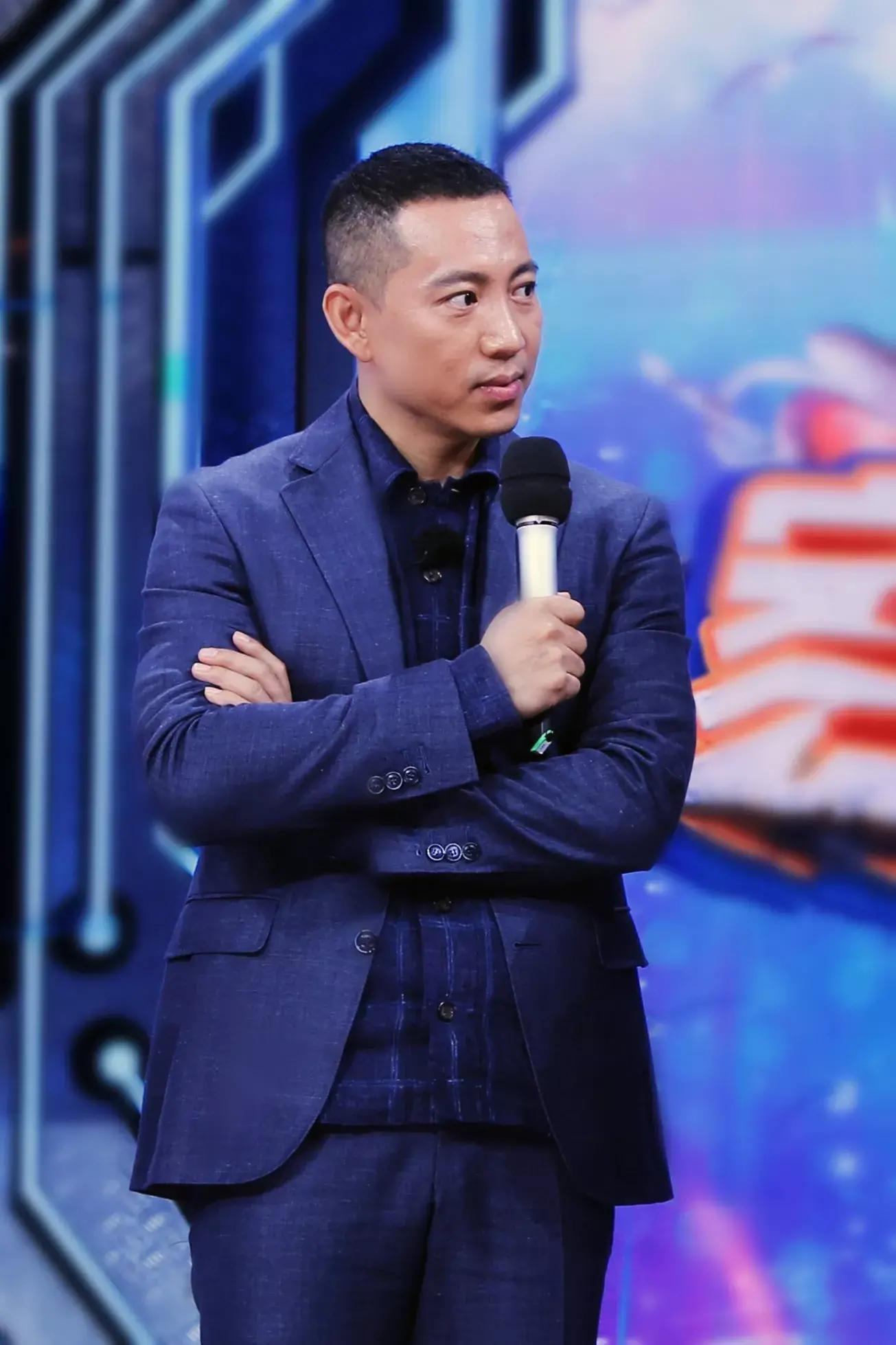 谷智鑫:34岁拍戏坠马瘫痪,痴情女友照顾他8年,未办婚礼成遗憾