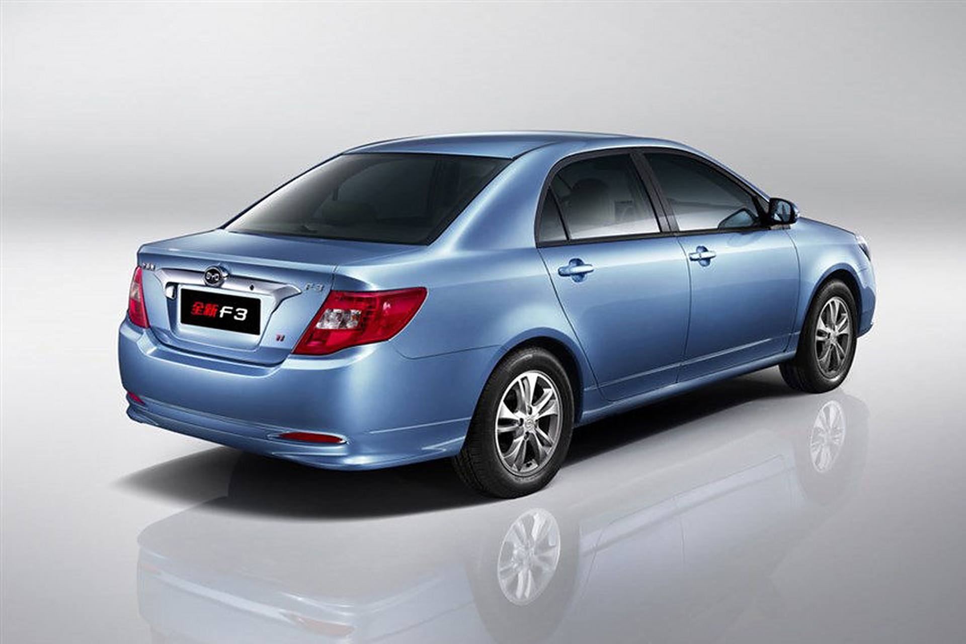 曾经红极一时的比亚迪f3,随着新能源汽车崛起却销量大跌.