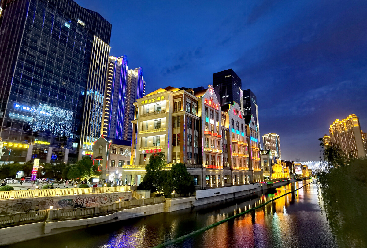 武汉最美的商业街!因楚河而生,被誉为现代版"清明上河图"