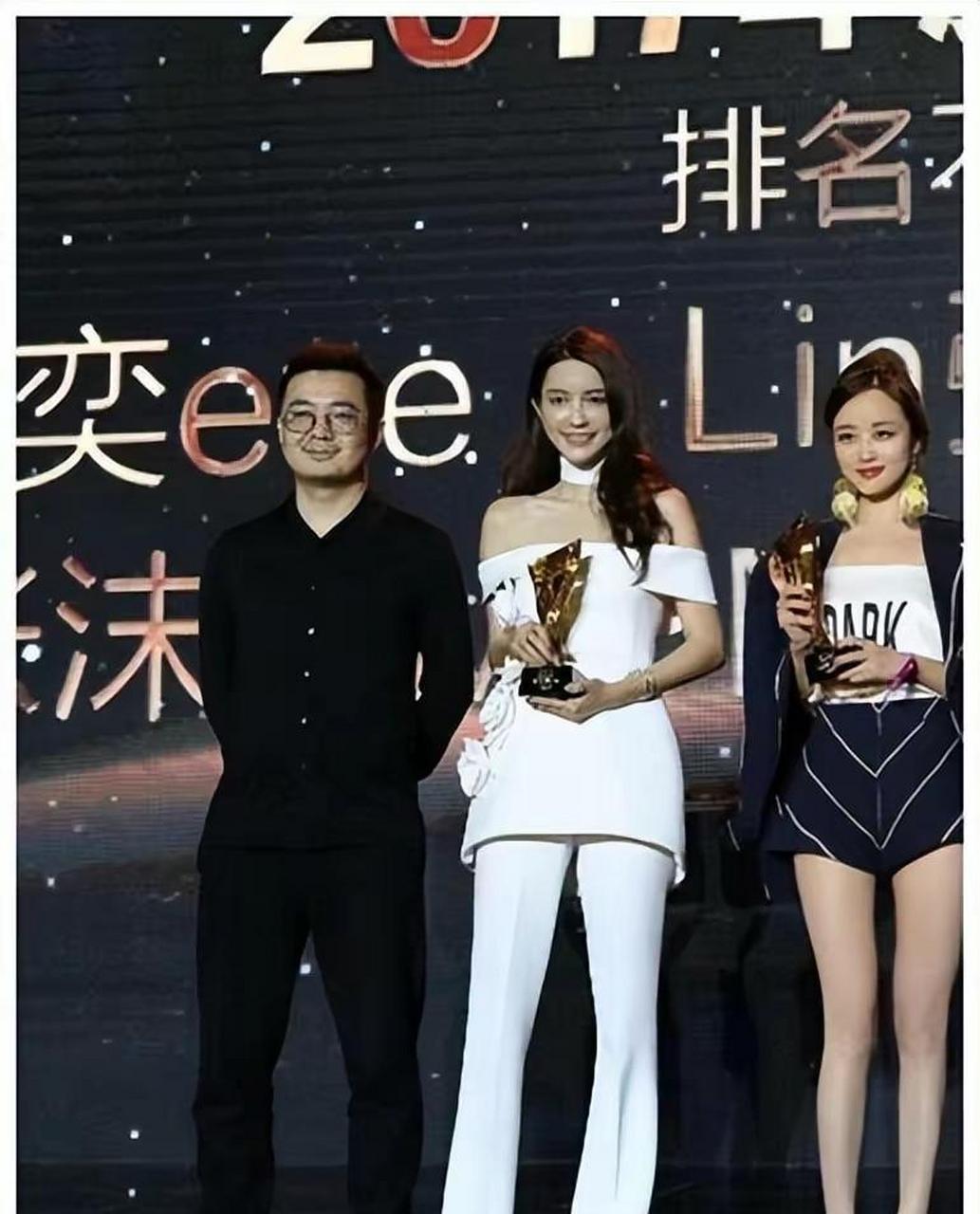 张大奕与蒋凡的婚外情丑闻曾引起轰动,蒋凡被迫下台.