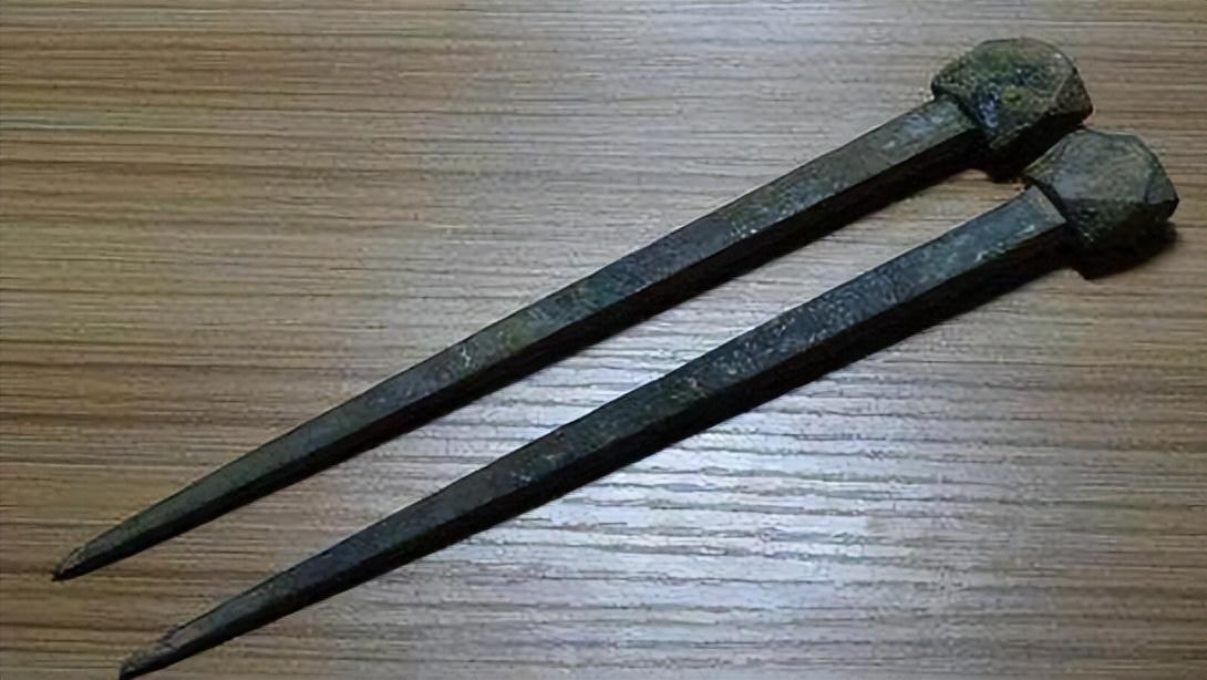 棺材上为什么要钉钉子?人都死了,还怕他跑了不成?