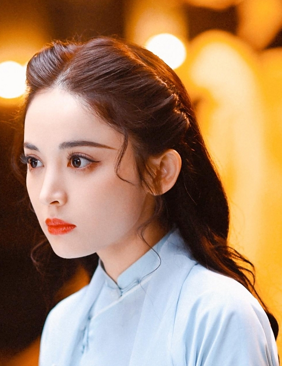 古力娜扎的民国风壁纸写真精选,无疑是明艳动人的大美人.