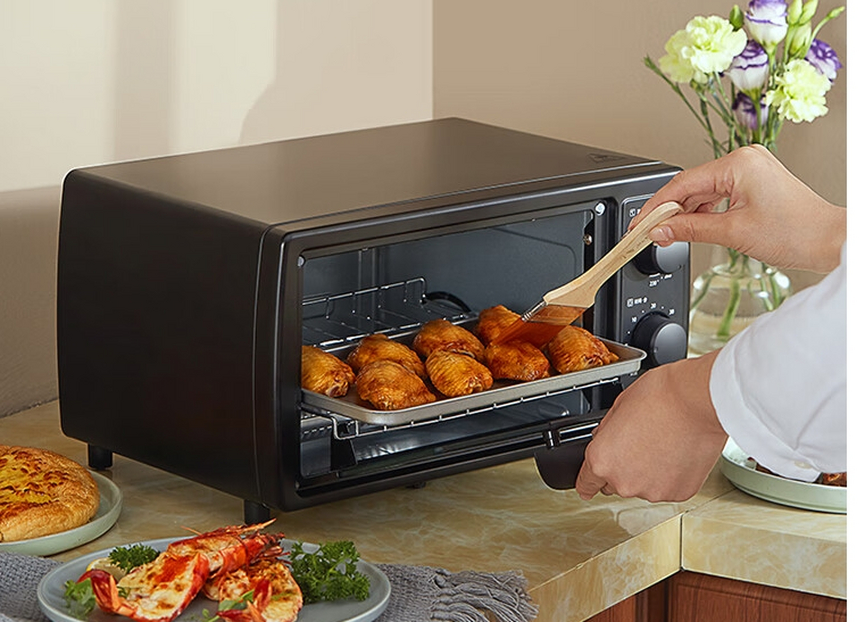 美的家用多功能迷你小烤箱t1-108b给我带来了全新的烘焙体验.