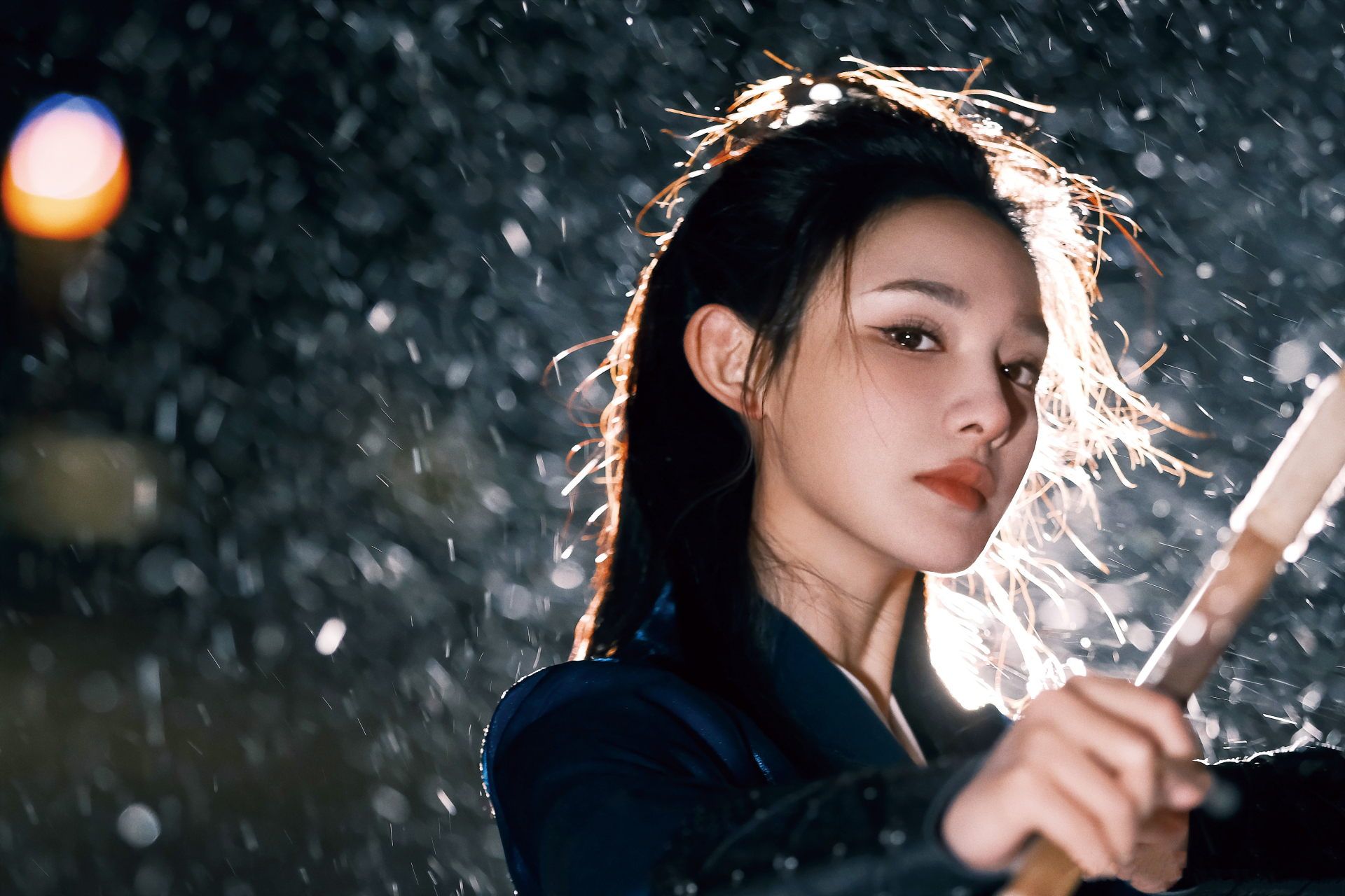 彭小苒最新古风写真,高马尾 斗笠造型,武侠风女主从书里走出来了!