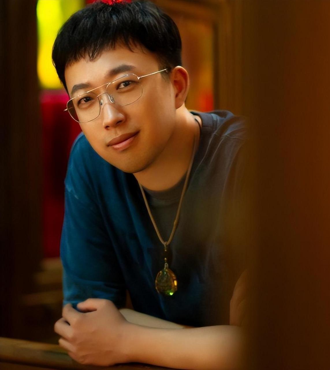 最近,于正的新剧《五福临门》开机宴上,他的一番话可是掀起了不小的