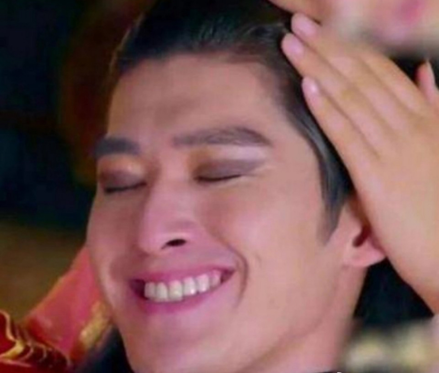 网友说张翰越来越帅了,笑起来像王一博!这括号笑也是有差别的!