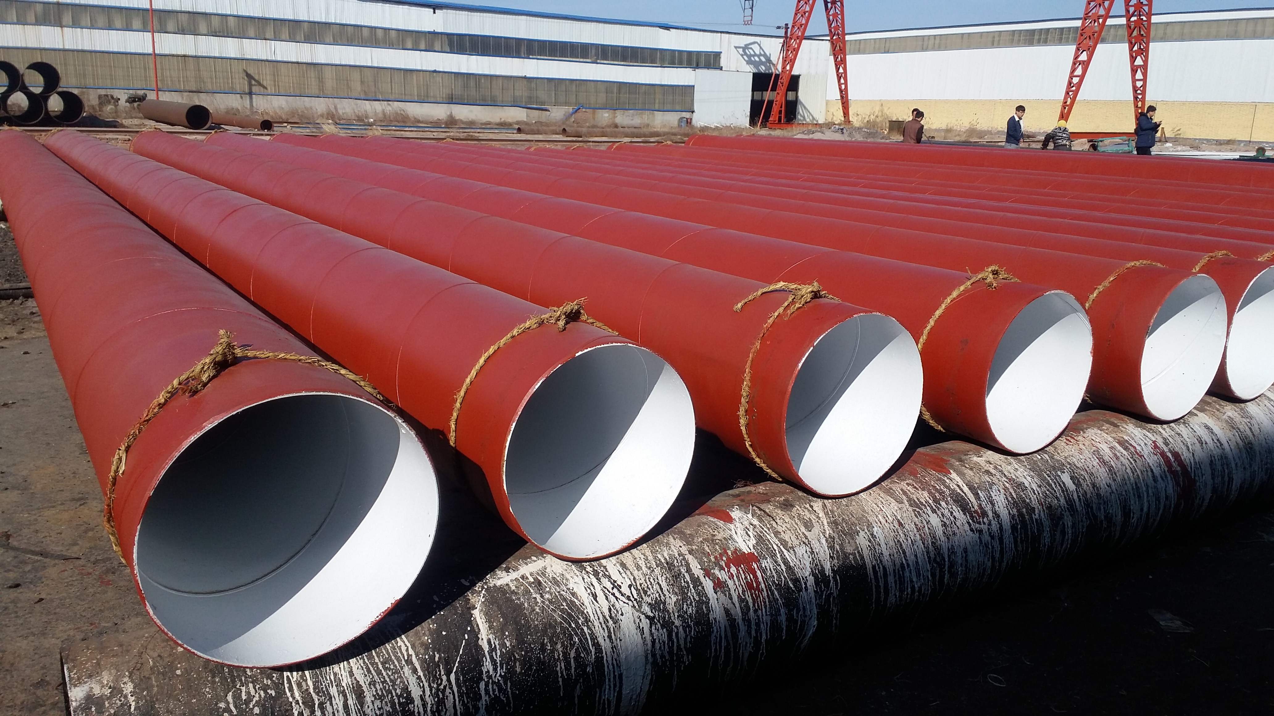 钢管涂刷环氧防腐漆-表面光滑无杂质