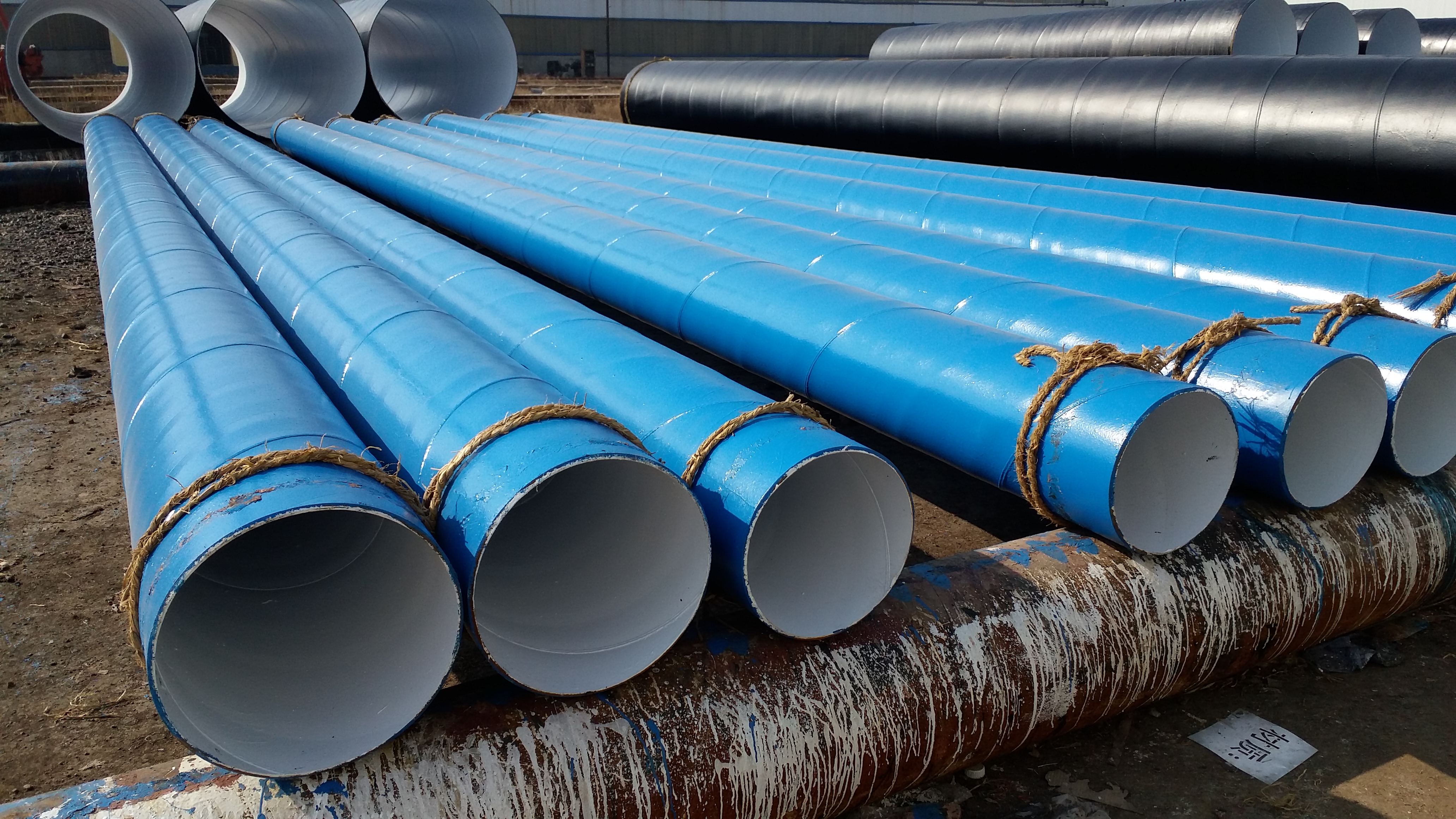 钢管涂刷环氧防腐漆-表面光滑无杂质