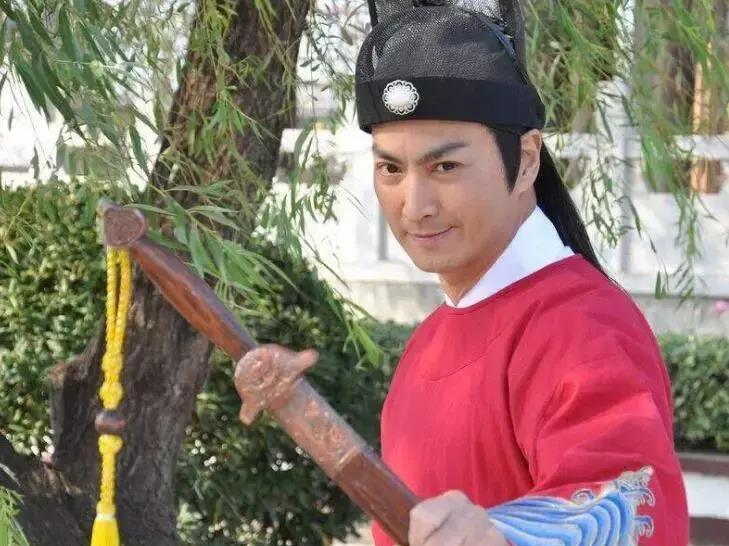 何家劲:长相帅气戏也好,与高金素梅分开后,为何63岁仍未婚