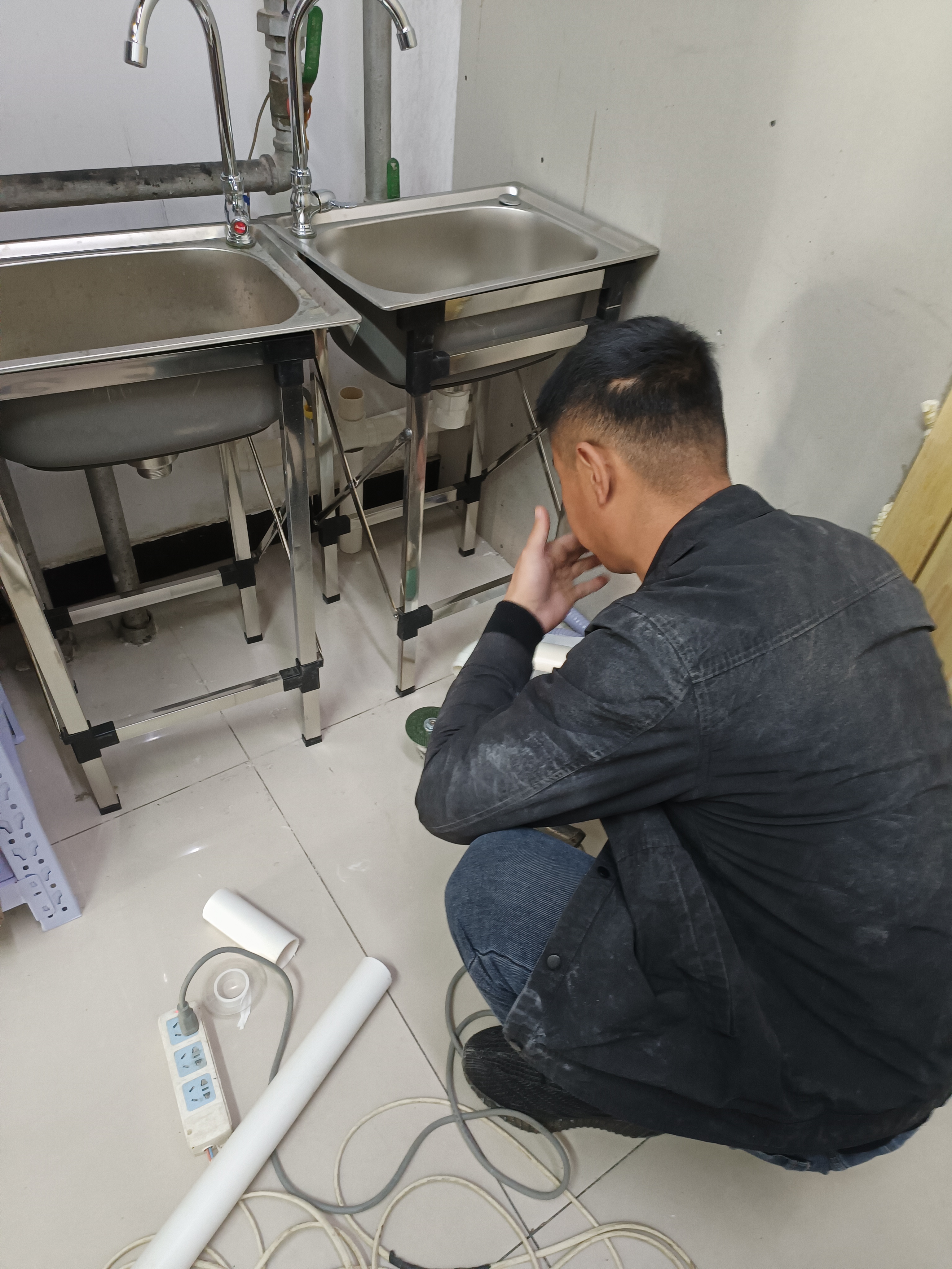 厨房水管漏水维修价格