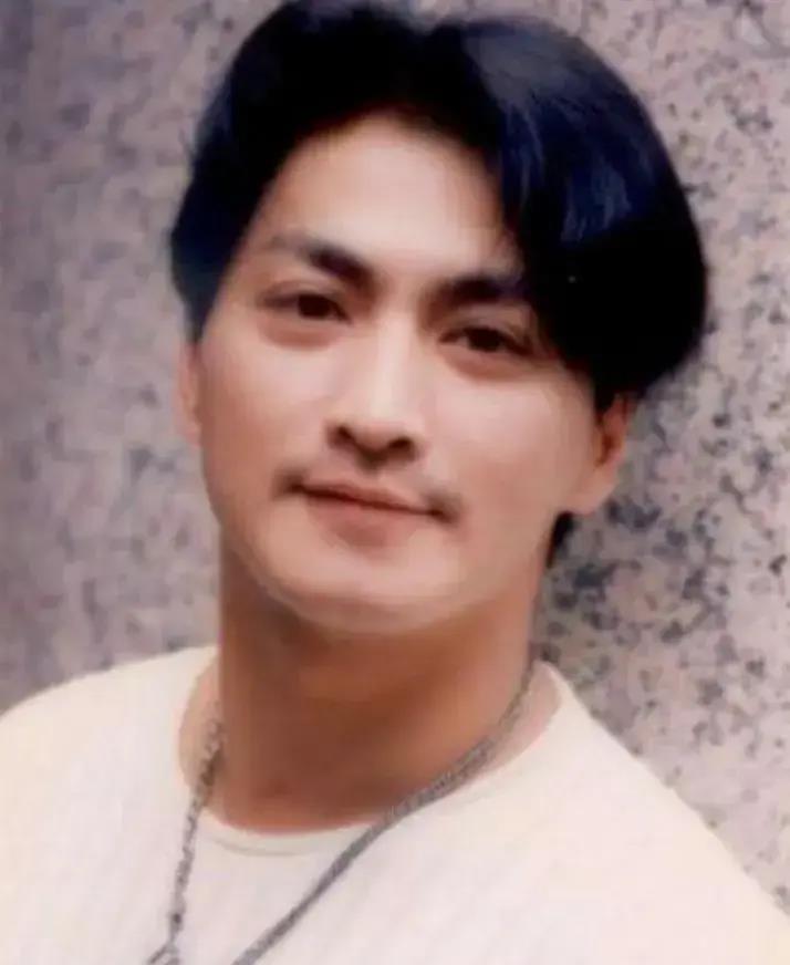 何家劲:长相帅气戏也好,与高金素梅分开后,为何63岁仍未婚