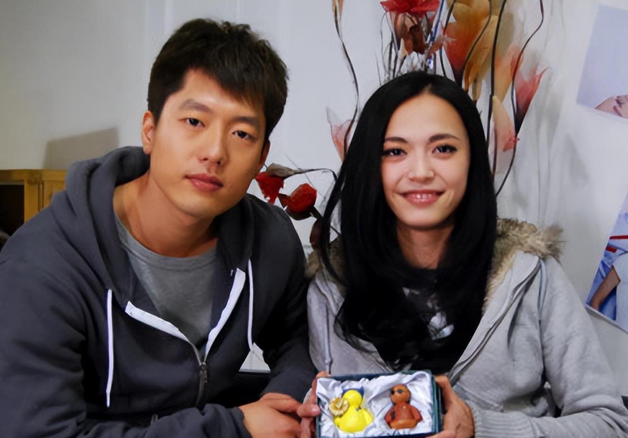 12年后再看姚晨与凌潇肃,才明白对他们来说,离婚是最好的选择!